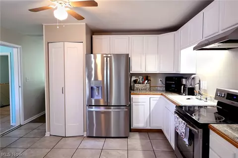 556 Keys Dr, Elyria, OH 44035 photo 19