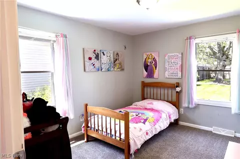 556 Keys Dr, Elyria, OH 44035 photo 8