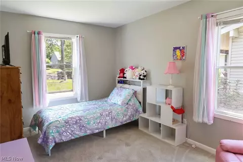 556 Keys Dr, Elyria, OH 44035 photo 9