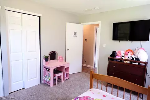Bedroom - 556 Keys Dr, Elyria, OH 44035 photo 1 of 8