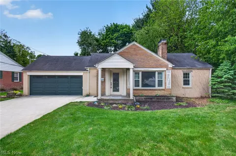1129 Stratford Ave NE, Massillon, OH 44646