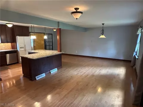 Living - 742 Sabrina Dr, Boardman, OH 44512 photo 2 of 6