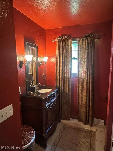 Bath - 742 Sabrina Dr, Boardman, OH 44512 photo 1 of 3