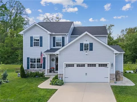 1216 Selena Grv, Uniontown, OH 44685