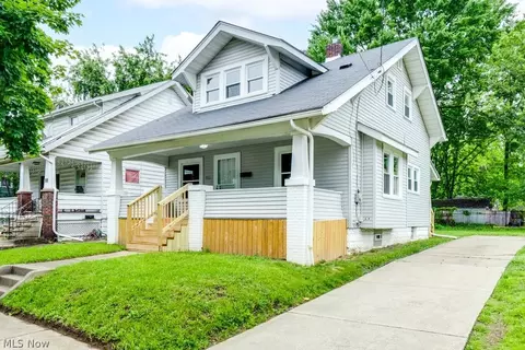 931 Lovers Ln, Akron, OH 44306