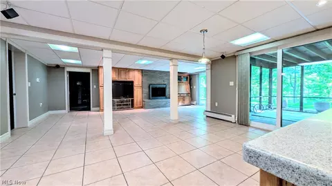 Living - 6409 Old Wood Rd, Ashtabula, OH 44004 photo 6 of 7