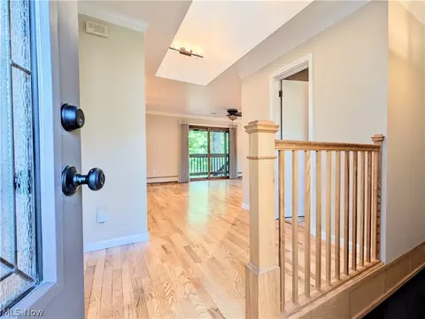 Entry Way - 6409 Old Wood Rd, Ashtabula, OH 44004 photo 1 of 4