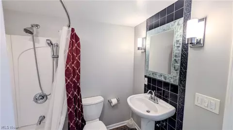 Bath - 6409 Old Wood Rd, Ashtabula, OH 44004 photo 1 of 4