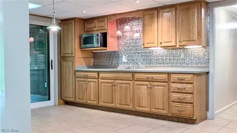 Kitchen - 6409 Old Wood Rd, Ashtabula, OH 44004 photo 2 of 2