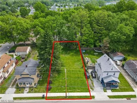 515 S Van Buren Ave, Barberton, OH 44203