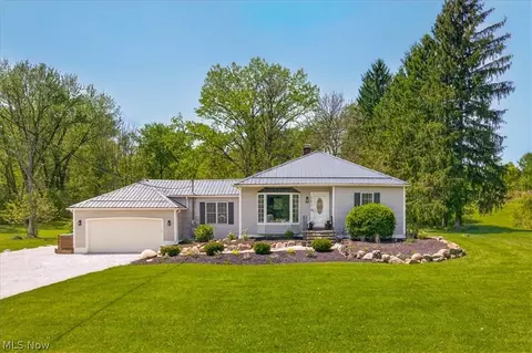 15812 Auburn Rd, Newbury, OH 44065