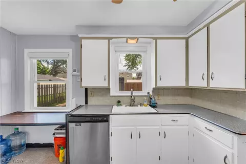 Kitchen - 9205 Beech Ave, Brooklyn, OH 44144 photo 1 of 4