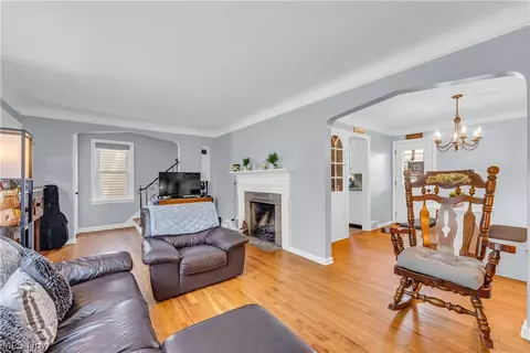 Living - 9205 Beech Ave, Brooklyn, OH 44144 photo 1 of 4