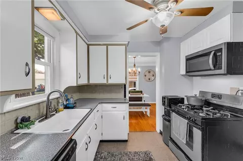 Kitchen - 9205 Beech Ave, Brooklyn, OH 44144 photo 2 of 4