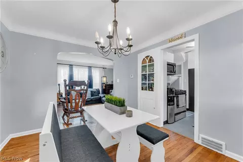 Dining - 9205 Beech Ave, Brooklyn, OH 44144 photo 2 of 3