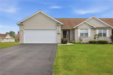 2018 Fox Chase Ct, Mineral Ridge, OH 44440