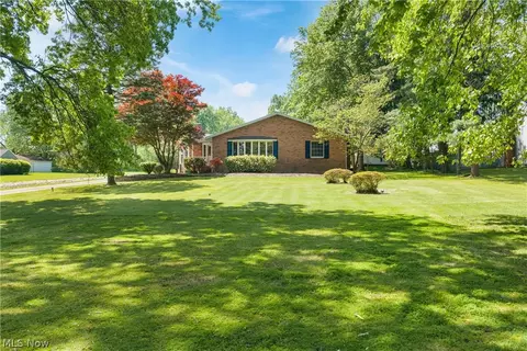 568 W Nimisila Rd, Akron, OH 44319