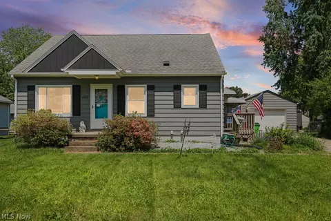 1545 Ries St, Barberton, OH 44203