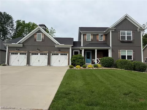 507 Skyview Dr, Uniontown, OH 44685