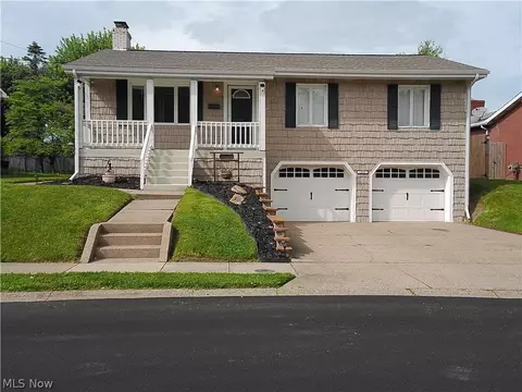 1036 Barone Dr, Weirton, WV 26062