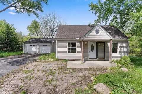 23804 Blackburn Rd, Oakwood, OH 44146