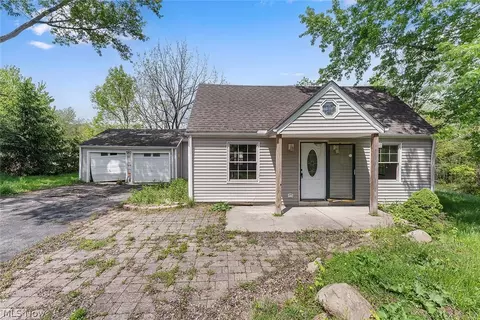 23804 Blackburn Rd, Oakwood, OH 44146