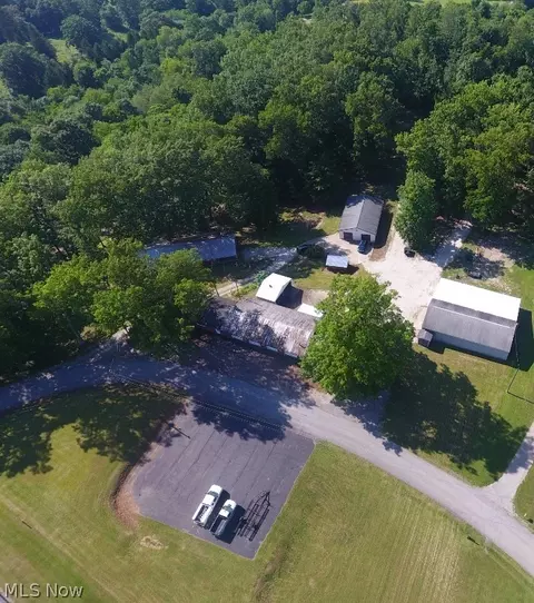 5007 Raven Rd SE, Carrollton, OH 44615