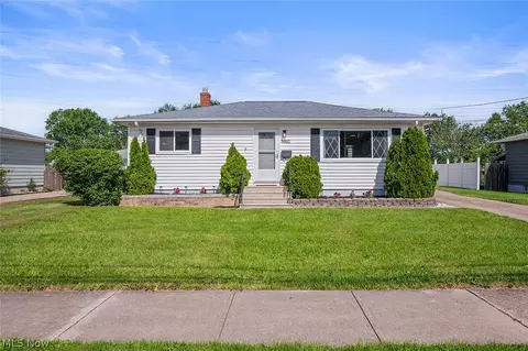 5882 Middlebrook Blvd, Brook Park, OH 44142