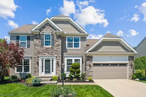 34592 Braemore Dr, North Ridgeville, OH 44039