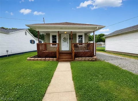 2127 Hoge Ave, Zanesville, OH 43701