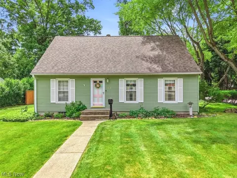 161 Pinehurst Rd, Munroe Falls, OH 44262