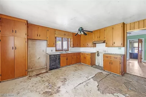 70 W 5th St, Berea, OH 44017 photo 2