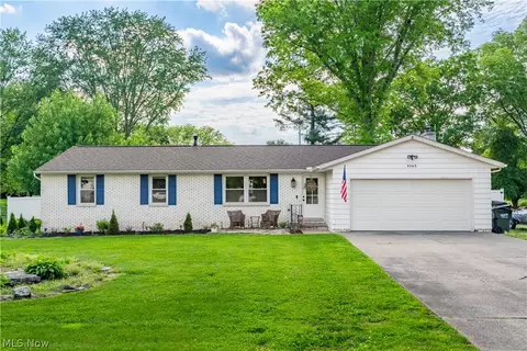 8263 Winterwood Ave NW, North Canton, OH 44720