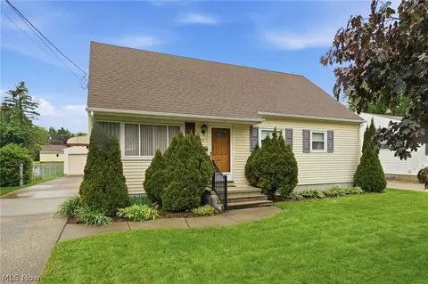 3679 Orchard St, Mogadore, OH 44260