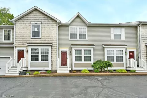 3164 Deer Trl #B, Cortland, OH 44410