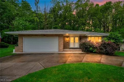 5701 Rousseau Dr, Parma, OH 44129
