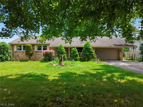 1627 Yolanda Dr, Youngstown, OH 44511