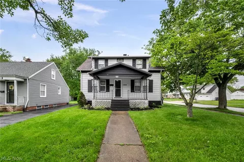 1603 Winchester Rd, Lyndhurst, OH 44124