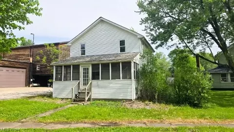 4720 Prospect St E, Mantua, OH 44255