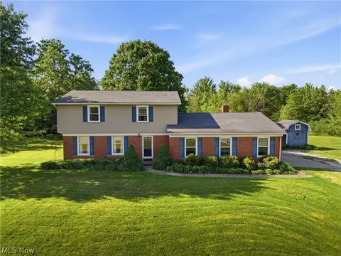 2951 River Glen Dr, Austinburg, OH 44010