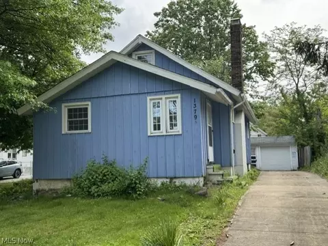 1379 E 219th St, Euclid, OH 44117