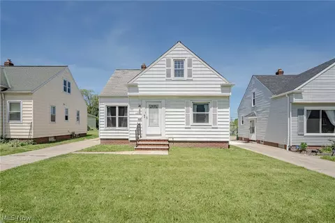 11007 Wallingford Ave, Garfield Heights, OH 44125