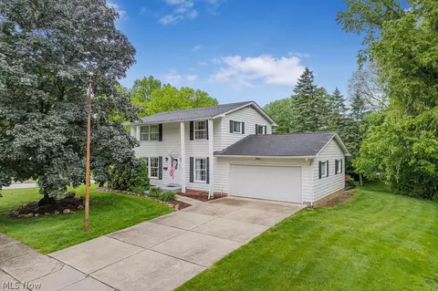 2583 Peach Tree Cir, Stow, OH 44224