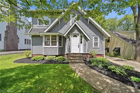 213 33rd St NW, Canton, OH 44709