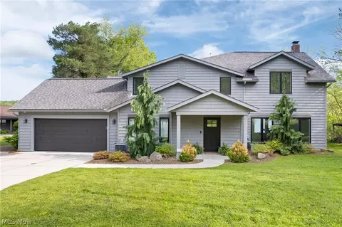 2264 Laurel Dr SW, Sherrodsville, OH 44675