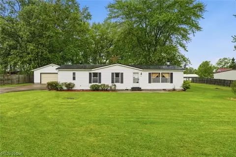 5333 Chestnut St, Andover, OH 44003