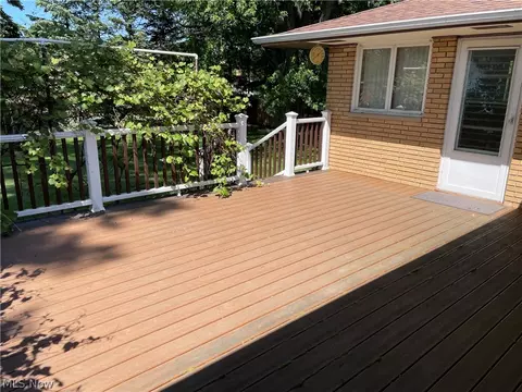 Exterior - 729 E Parkhaven Dr, Seven Hills, OH 44131 photo 2 of 5