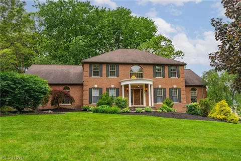 5205 Foxchase Ave NW, Canton, OH 44718
