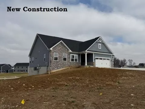 1443 Southbrook Cir NE, Canton, OH 44721