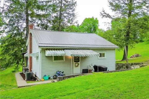 136 E Wheeling St, Cadiz, OH 43907